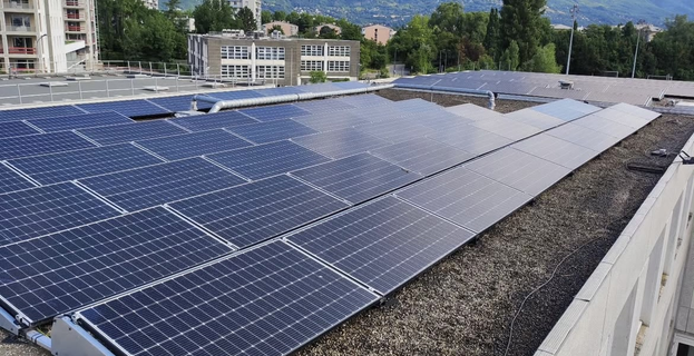 Vue d'ensemble de l'installation photovoltaïque de 50 kWc
