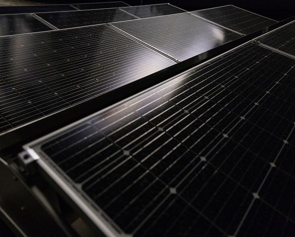 image de la surface d'un panneau solaire
